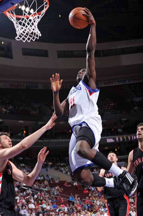 猛龙逆转北京队，霍勒迪关键制胜