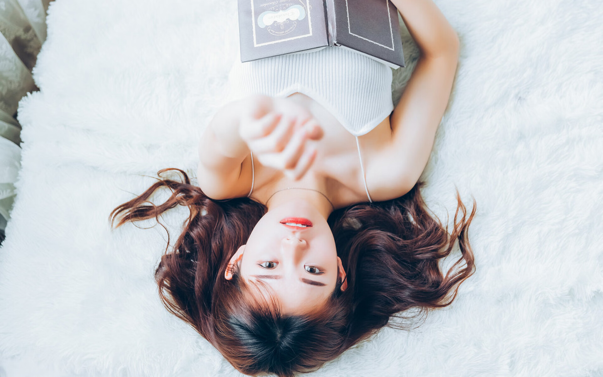 火箭力克太阳，爱德华兹上演篮球版赛道超车，在年度争冠战中接管比赛