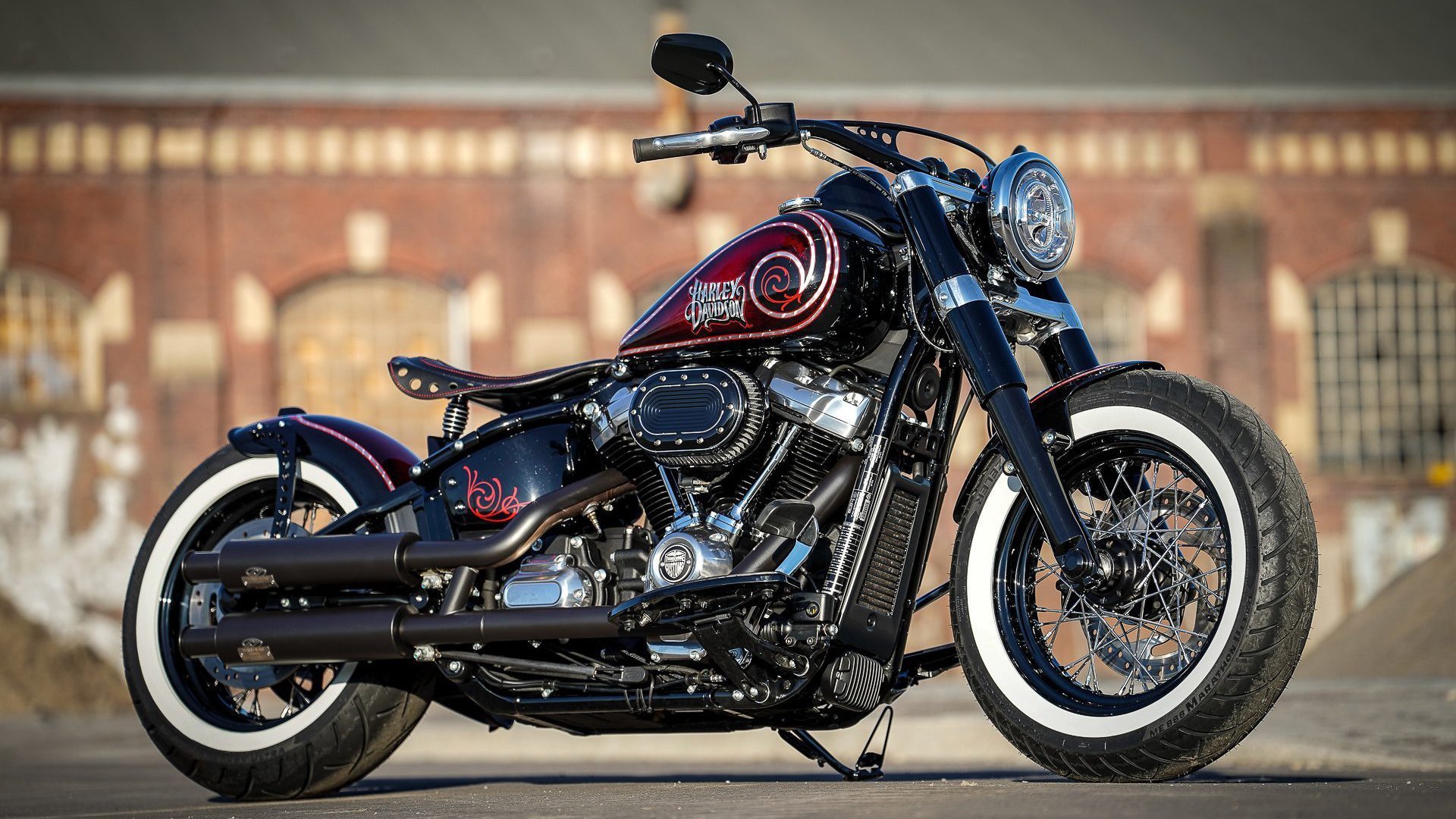 引擎轰鸣与永不熄灭的星光,在变奏的世界里相信稳定