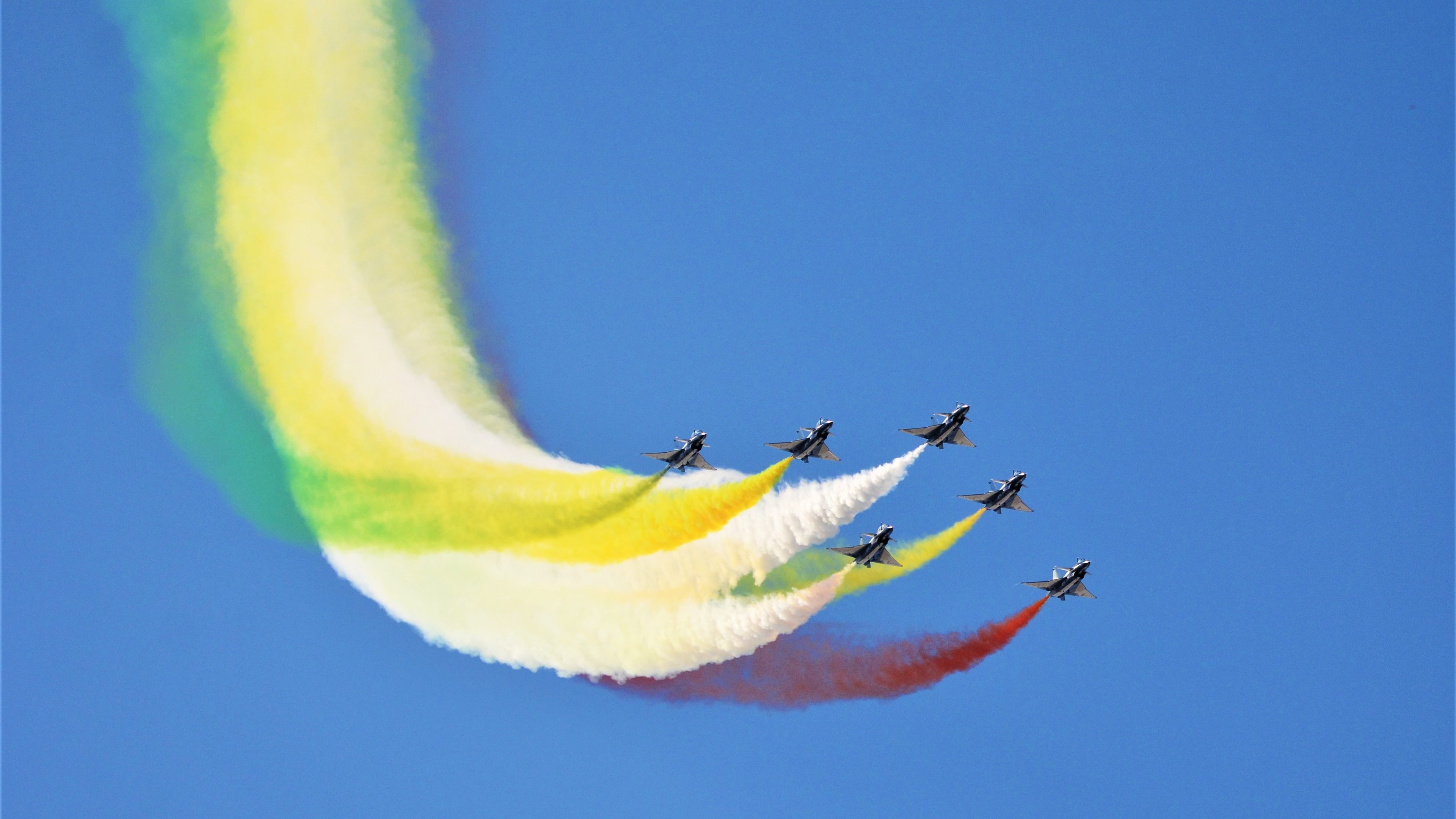 平行宇宙的哨响，当阿尔及利亚与哈兰德共同撕开秩序的裂缝