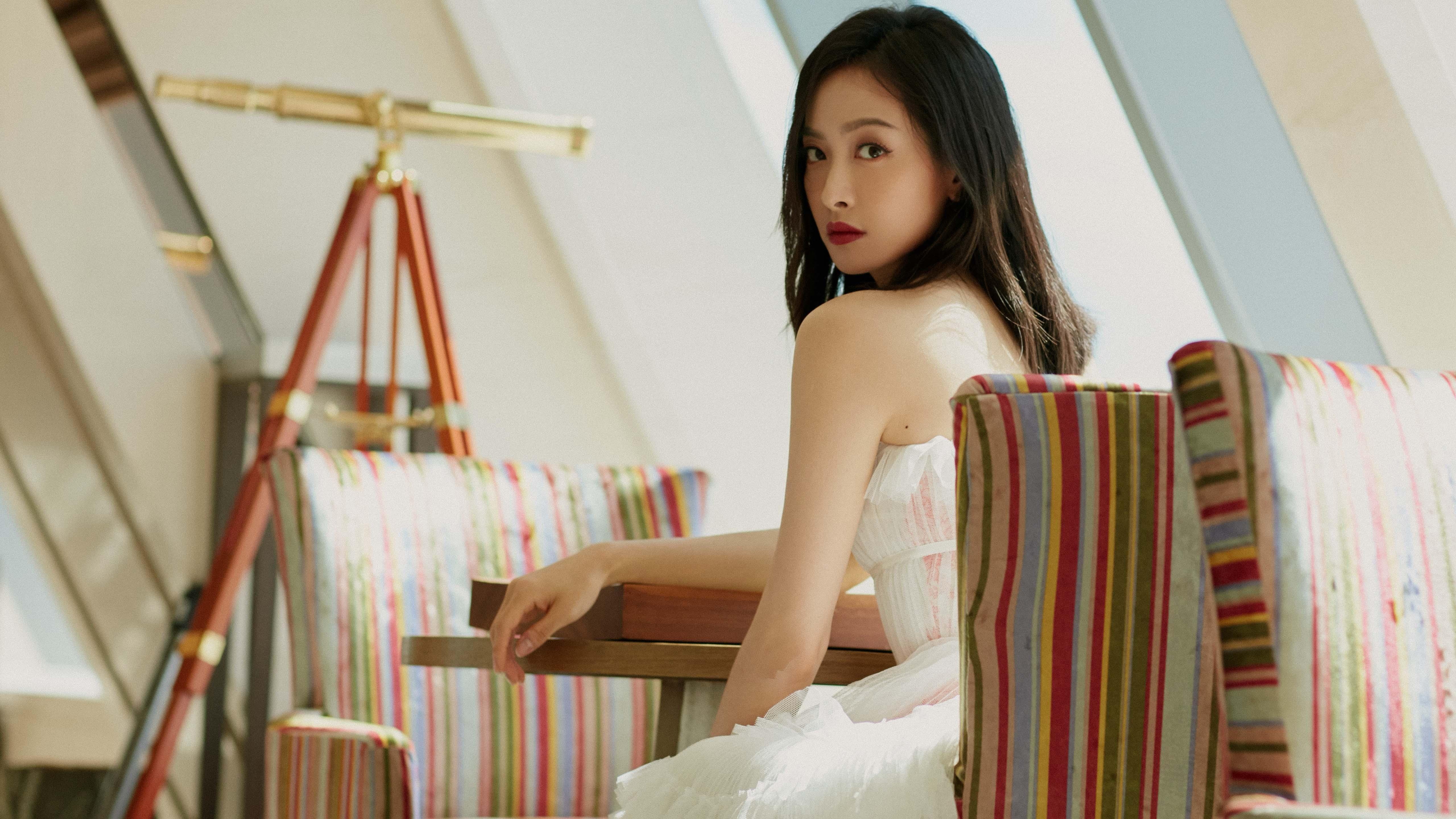 中场铁幕与南美风暴，德布劳内掌舵比利时，乌拉圭狂胜越南闯入八强